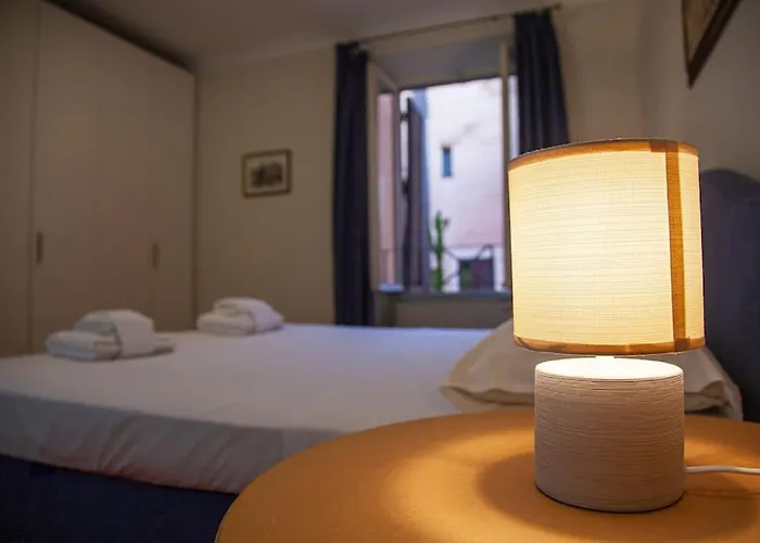 Peaceful Apartment In Piazza Venezia\'S Alleys
